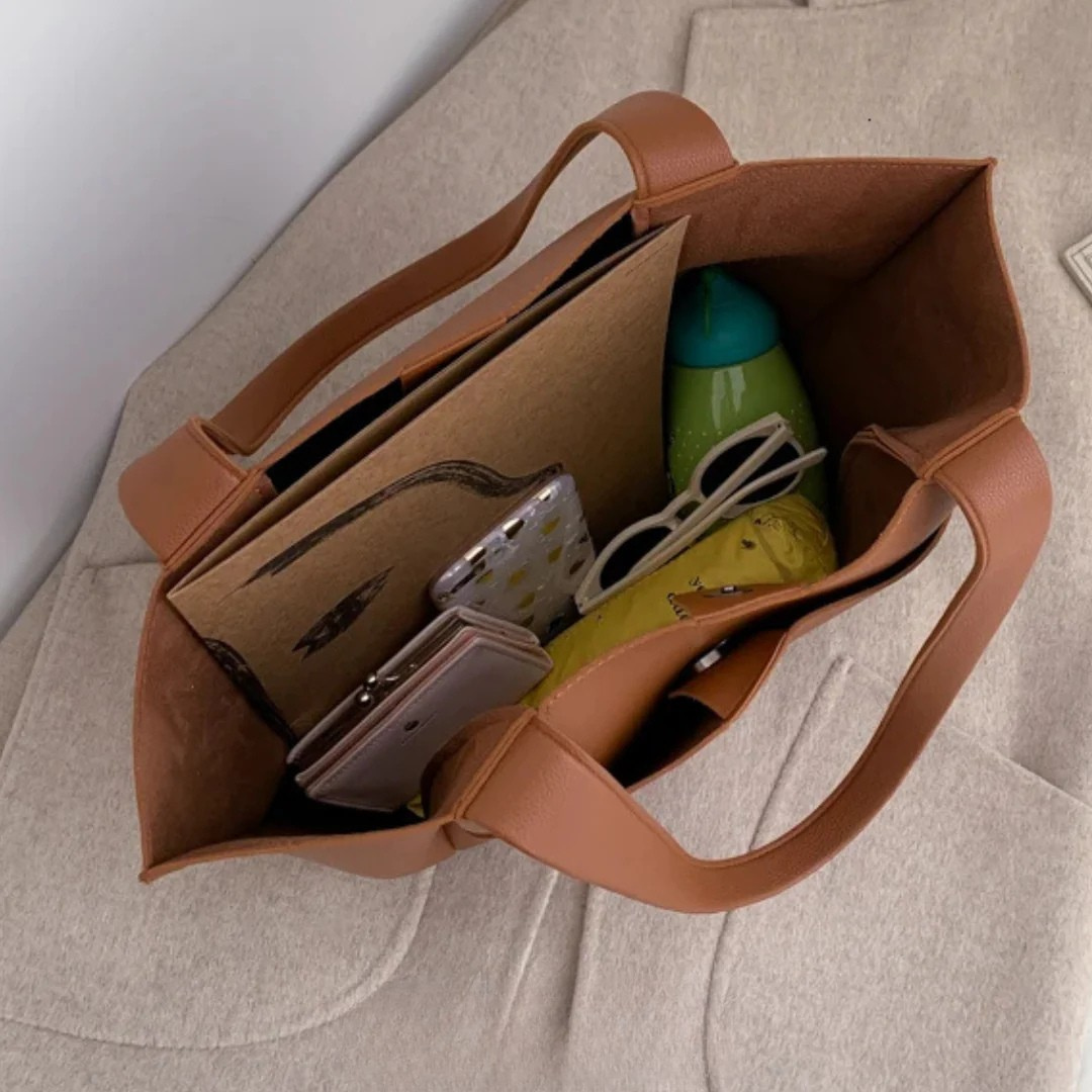 Terra – Elegant brown tote handbag Hazel with spacious interior