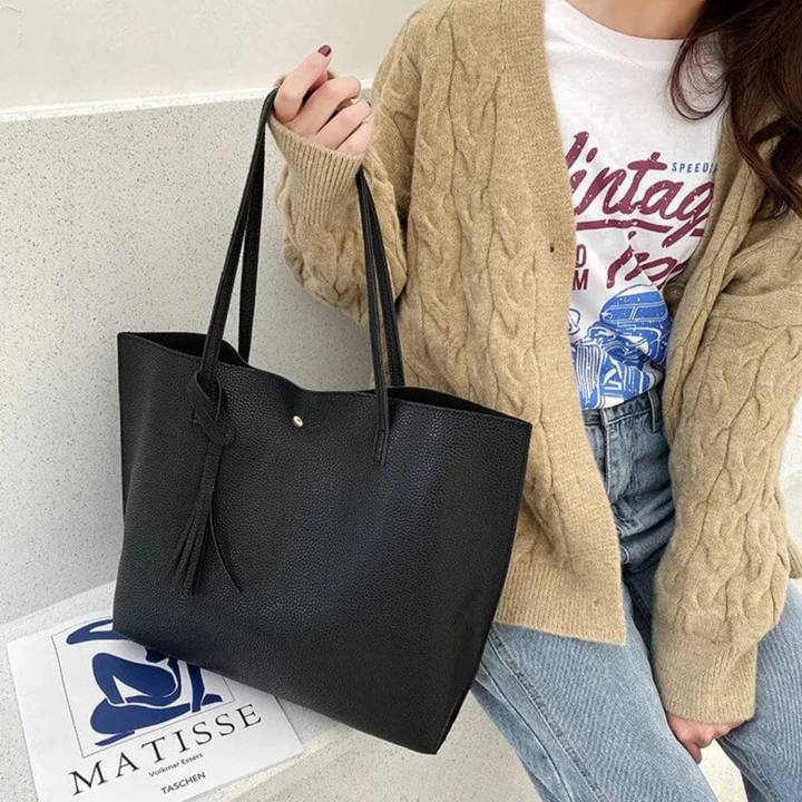 Terra – Classic large tote shoulder bag Tessa with tassel detail